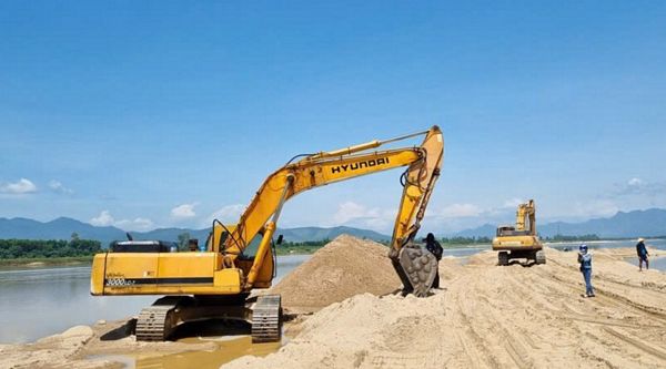 Giá vật liệu xây dựng “leo thang” chưa từng có: Nhà thầu lao đao, công trình đội vốn tới 40%