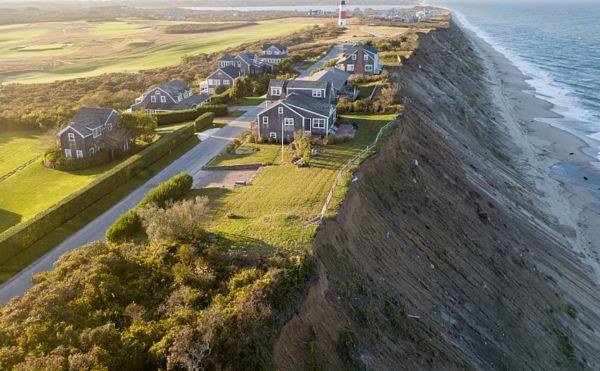 Cuộc Chiến Giữ Bờ Biển Nantucket Mỹ: Giới Nhà Giàu Chi Hàng Triệu USD Chống Xói Lở, Cộng Đồng Địa Phương Phản Đối