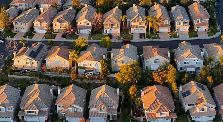 Lãi suất thế chấp Mỹ giảm mạnh nhất 1 tháng: Đơn vay tăng trở lại nhưng người mua nhà vẫn dè dặt