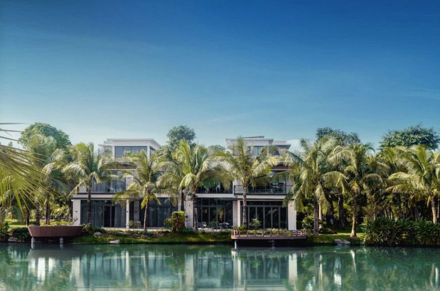 Nhà Ở Không Nên Có Nước Ở Hướng Nào? Giải Mã Phong Thủy Ngũ Hành Và Những Điều Đại Kỵ Cần Tránh