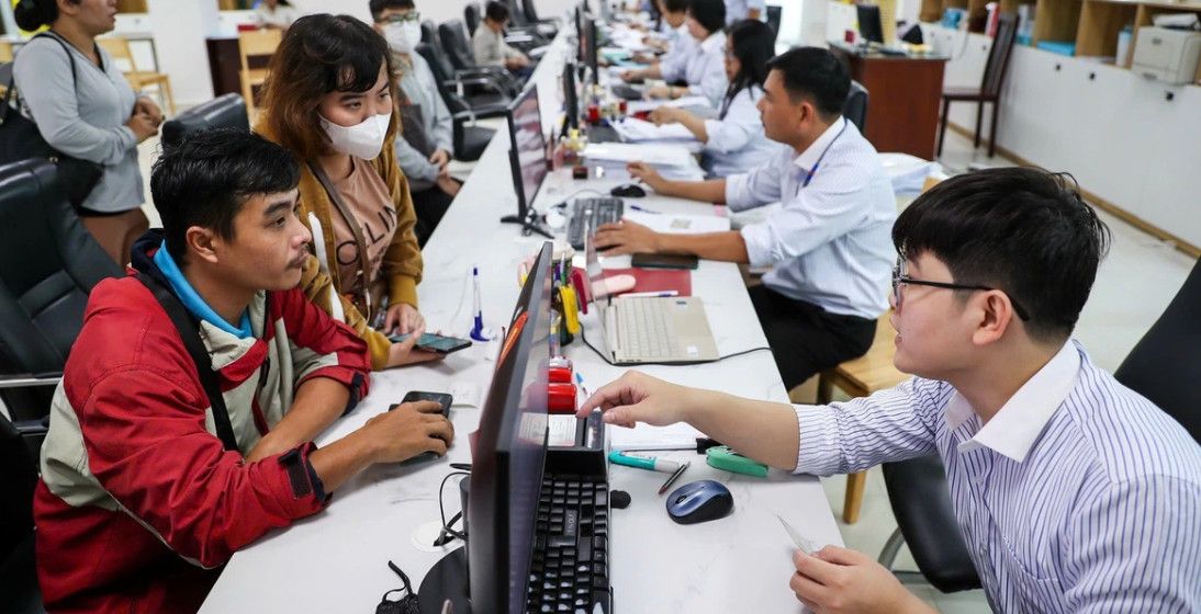 Toàn cảnh bất động sản tuần qua: TP.HCM dừng chứng thực nhà đất, Đồng Nai tăng tốc metro – Cần Thơ tung 3.500 căn NOXH