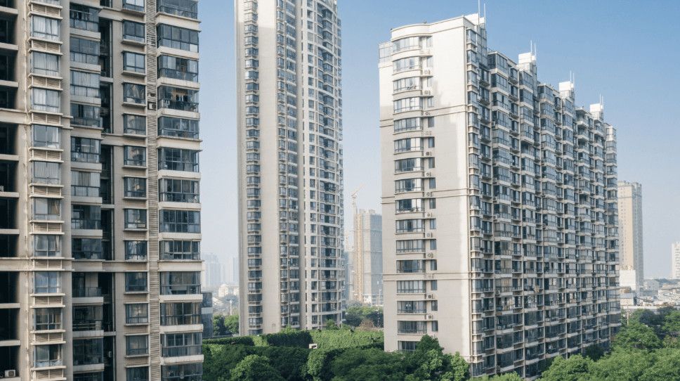Giá chung cư Hà Nội lập đỉnh mới: Nhà ở bình dân gần như biến mất, người mua ở thực ngày càng khó tiếp cận