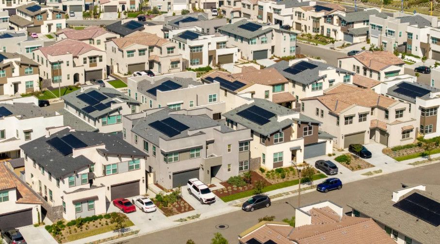 Lãi Suất Thế Chấp Mỹ Tăng Cao Nhất 5 Tuần: Vì Sao Người Mua Nhà Vẫn Đổ Tiền Vào Thị Trường?