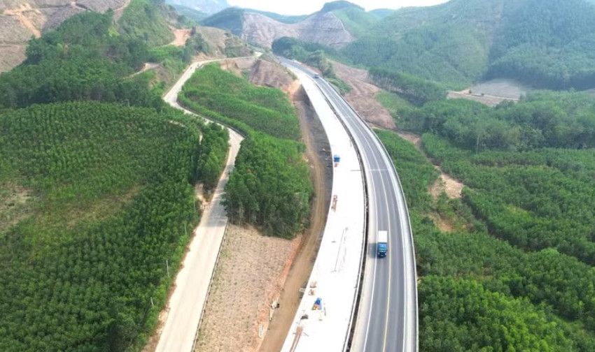 Lào Cai đặt mục tiêu huy động 500.000 tỷ đồng giai đoạn 2026 - 2030: Loạt “ông lớn” bất động sản và hạ tầng được mời gọi đầu tư