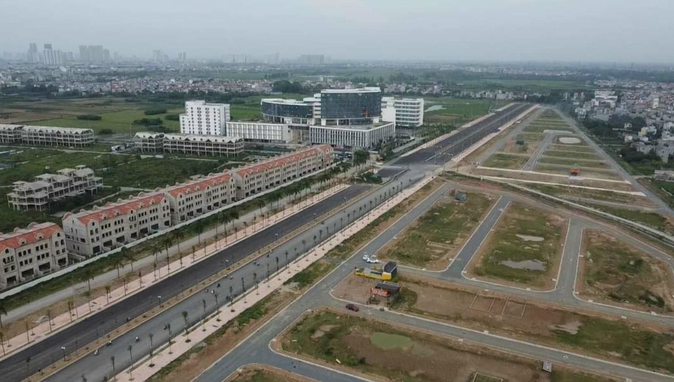 Đất Nền Cắt Lỗ Hàng Trăm Triệu Vẫn Ế Khách: Điều Gì Đang Xảy Ra Với Thị Trường Vùng Ven Hà Nội?