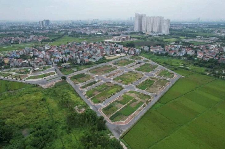 Đất Nền Ven Hà Nội Giảm Tới 20% Vẫn Khó Bán: Nhà Đầu Tư Mắc Kẹt Trong “Vòng Xoáy” Thanh Khoản