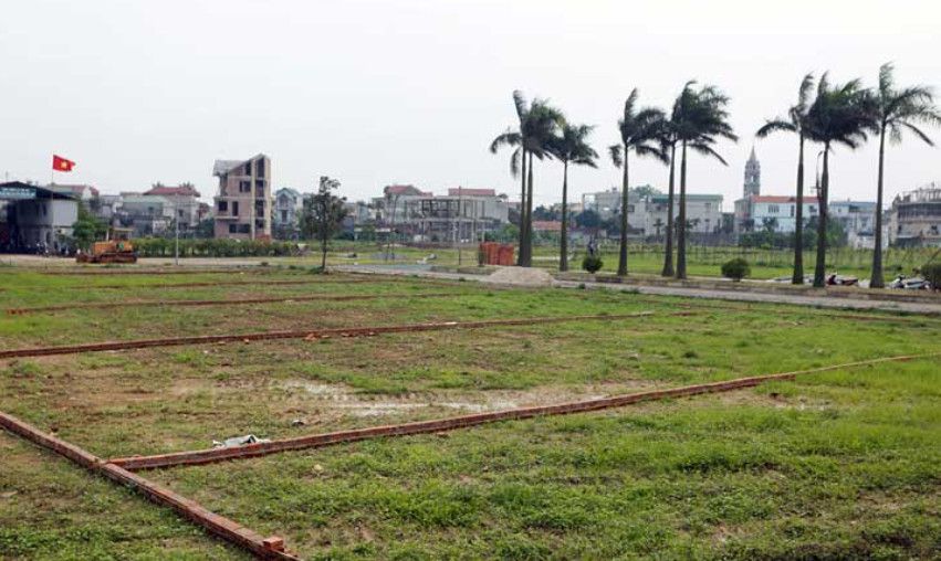 Bất động sản nửa đầu năm 2026: Lợi nhuận bứt phá nhưng áp lực tài chính vẫn chưa hạ nhiệt