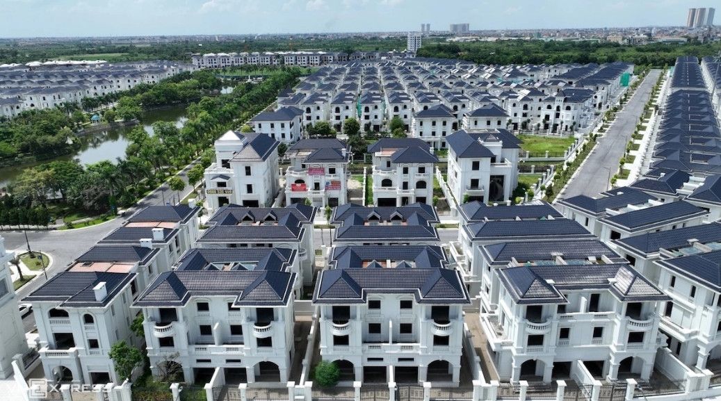 Biệt thự, nhà liền kề Hà Nội giảm thanh khoản dù giá vẫn cao: Nhà đầu tư đối mặt áp lực dòng tiền