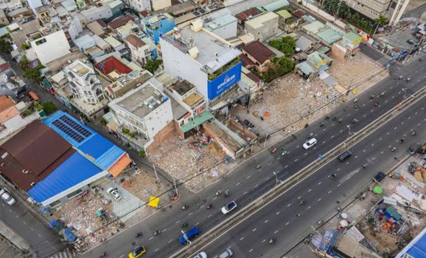 Quốc lộ 13 sắp mở rộng 60m: Nhà dân lần lượt tháo dỡ, diện mạo cửa ngõ Đông Bắc TPHCM thay đổi