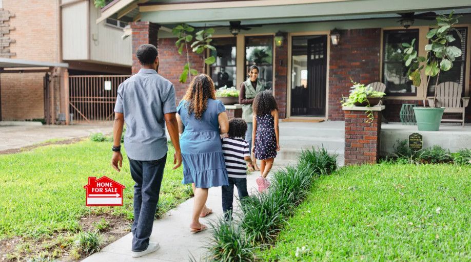 Thị trường nhà ở Mỹ phân hóa mạnh: Nhà hạng sang tăng doanh số, người mua lần đầu ngày càng khó tiếp cận