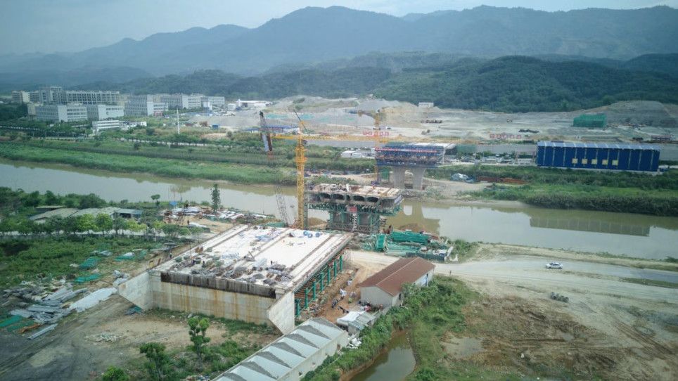 Cầu biên giới Bát Xát – Bá Sái đạt 65% tiến độ, phấn đấu hợp long cuối năm 2026