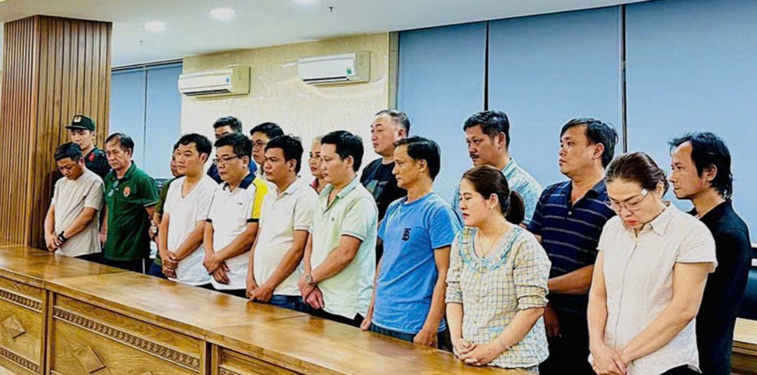 Đà Nẵng khởi tố 17 bị can: Nhận hối lộ để bỏ qua xây dựng trái phép, cấp điện nước sai quy định