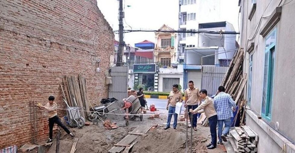 Hạ Bằng: Nhiều công trình bị xử phạt vẫn thi công, chính quyền yêu cầu rà soát và xử lý