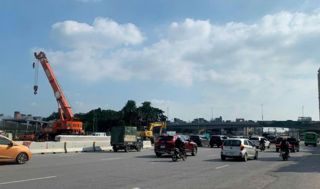 Hà Nội điều chỉnh giao thông đường Cổ Linh từ 27/9 để thi công hầm chui, tài xế cần lưu ý gì?