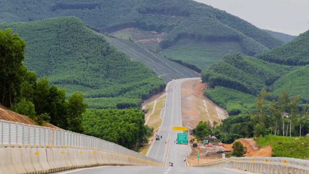 Nghệ An siết giám sát cao tốc Vinh - Thanh Thủy, đặt mục tiêu thông tuyến quý I/2029