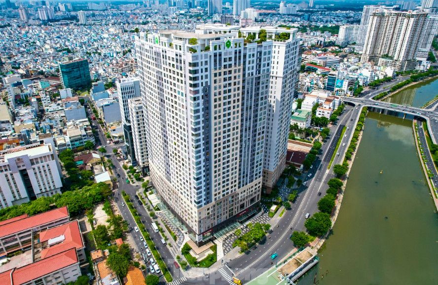 Nhà đầu tư Hà Nội tìm cách “thoát hàng” chung cư trước mùa bàn giao: Giảm hàng trăm triệu vẫn khó bán