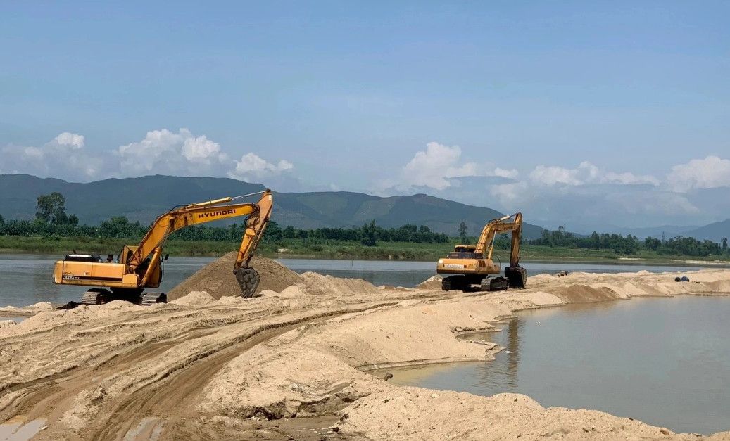 Quảng Ngãi đấu giá 58 mỏ khoáng sản: 36 mỏ thành công, giá cát vượt 1 triệu đồng/m³
