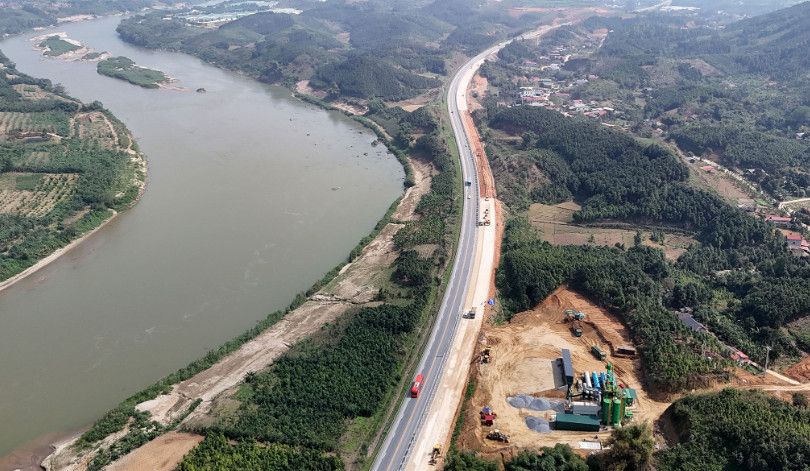 Gần 7.700 tỷ đồng mở rộng cao tốc Nội Bài – Lào Cai, đoạn Yên Bái – Lào Cai đang tăng tốc về đích