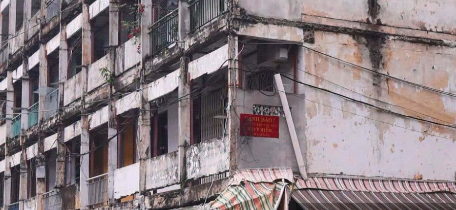 TP.HCM khẩn cấp di dời 141 hộ dân khỏi chung cư Vĩnh Hội có nguy cơ sập đổ